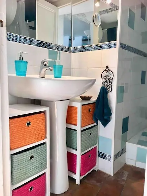 Cannes Centre Charmant 2 Rooms+Mezzanin 0*,