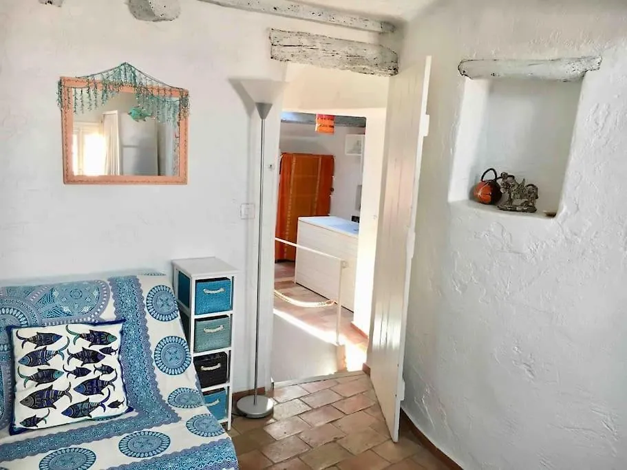 Cannes Centre Charmant 2 Rooms+Mezzanin 0*,  France