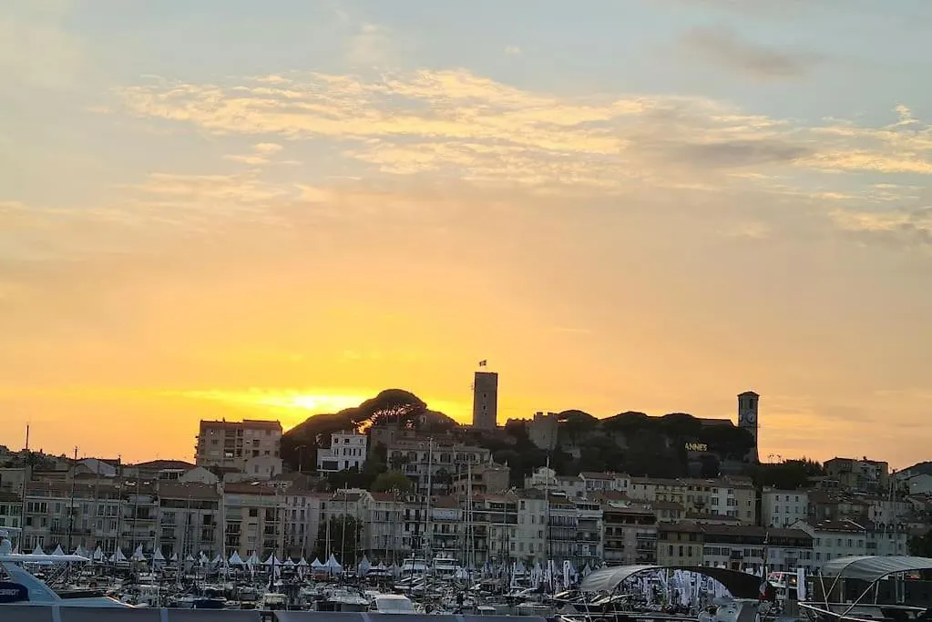 Cannes Centre Charmant 2 Rooms+Mezzanin 0*,  France